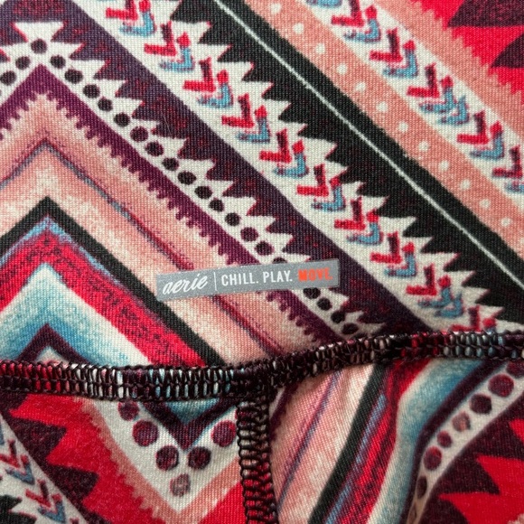 Aerie - Yoga Colorful Athletic Casual Summery Basic Geometric Leggings in Size M - Picture 3 of 7